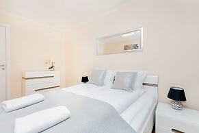 Apartment Batorego Gdynia by Renters
