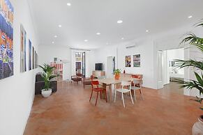 Deluxe Home in Sorrento Old Town with Balconies