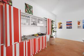 Deluxe Home in Sorrento Old Town with Balconies