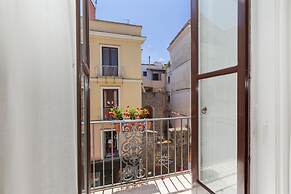 Deluxe Home in Sorrento Old Town with Balconies