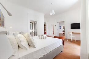 Deluxe Home in Sorrento Old Town with Balconies