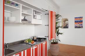 Deluxe Home in Sorrento Old Town with Balconies