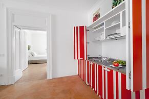 Deluxe Home in Sorrento Old Town with Balconies