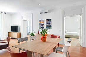 Deluxe Home in Sorrento Old Town with Balconies