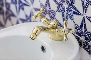 Deluxe Home in Sorrento Old Town with Balconies