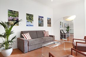 Deluxe Home in Sorrento Old Town with Balconies
