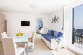 SeaView Sorrento Apartment by the sea with terrace
