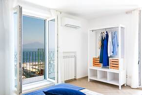 SeaView Sorrento Apartment by the sea with terrace