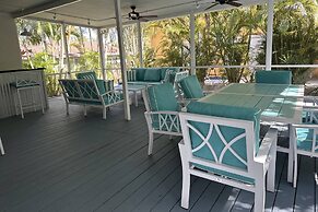 Charleston House, With Pool and Walk to Shops & Restaurants, Downtown,