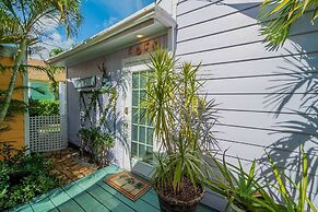 Coco Plum Cottage, Walking Distance to Cityplace, Museums, Restaurants