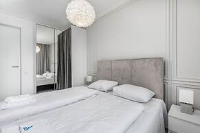 Apartments Grunwaldzka 49 by Renters