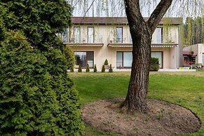 Apartments Lesna 17 by Renters