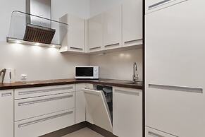 Apartments Lesna 17 by Renters