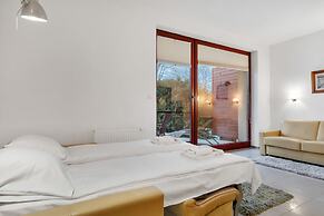 Apartments Lesna 17 by Renters