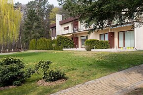 Apartments Lesna 17 by Renters