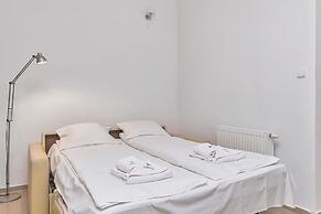 Apartments Lesna 17 by Renters