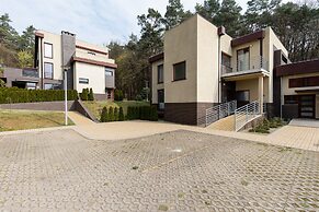 Apartments Lesna 17 by Renters