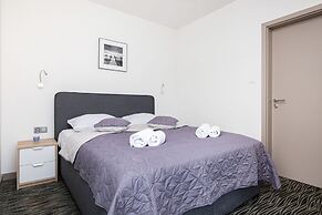 Apartments Five Seas by Renters