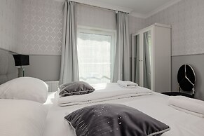 Apartments Five Seas by Renters