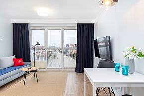 Marine Apartment 9B by Renters