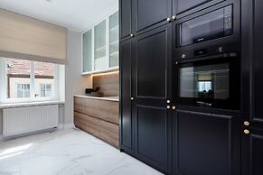 Kosciuszki Square Apartment by Renters