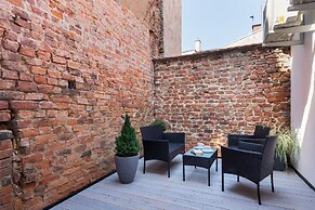Kosciuszki Square Apartment by Renters