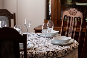 Kosciuszki Square Apartment by Renters