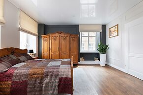 Kosciuszki Square Apartment by Renters
