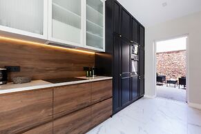 Kosciuszki Square Apartment by Renters