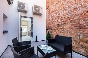 Kosciuszki Square Apartment by Renters
