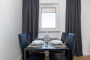Sunny Terraces Apartments by Renters