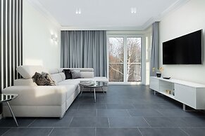 Sunny Terraces Apartments by Renters