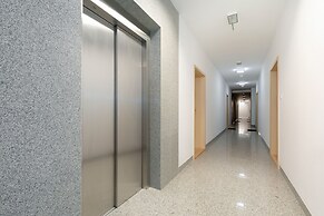 Sunny Terraces Apartments by Renters