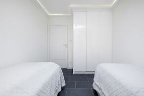 Sunny Terraces Apartments by Renters
