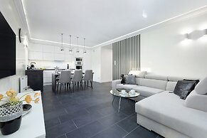 Sunny Terraces Apartments by Renters