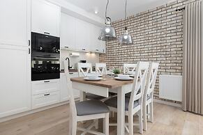 Sunny Terraces Apartments by Renters