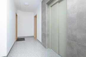 Sunny Terraces Apartments by Renters
