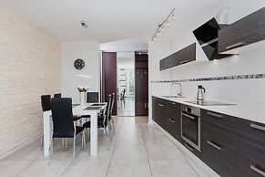 Riverside Apartments by Renters