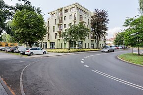 Riverside Apartments by Renters