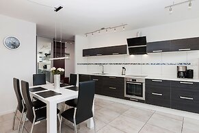 Riverside Apartments by Renters