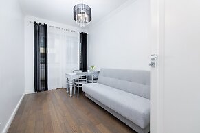 Supreme Apartment Mazowiecka by Renters