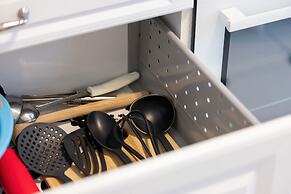 Supreme Apartment Mazowiecka by Renters