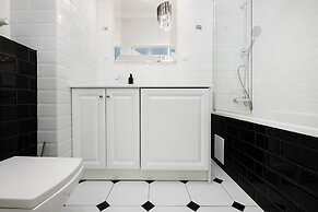 Supreme Apartment Mazowiecka by Renters