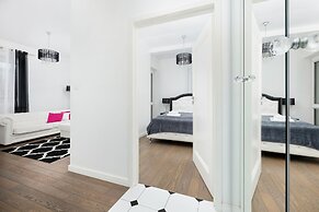 Supreme Apartment Mazowiecka by Renters