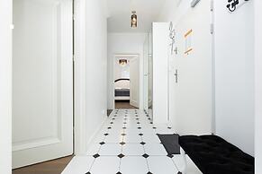 Supreme Apartment Mazowiecka by Renters