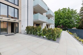 Sunny Rewal Apartments by Renters