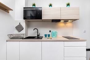 Sunny Rewal Apartments by Renters