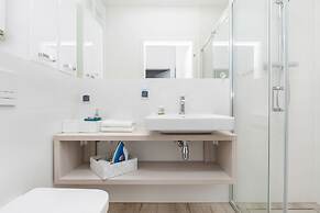 Sunny Rewal Apartments by Renters