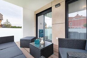 Sunny Rewal Apartments by Renters
