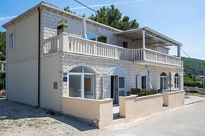Apartments K & N